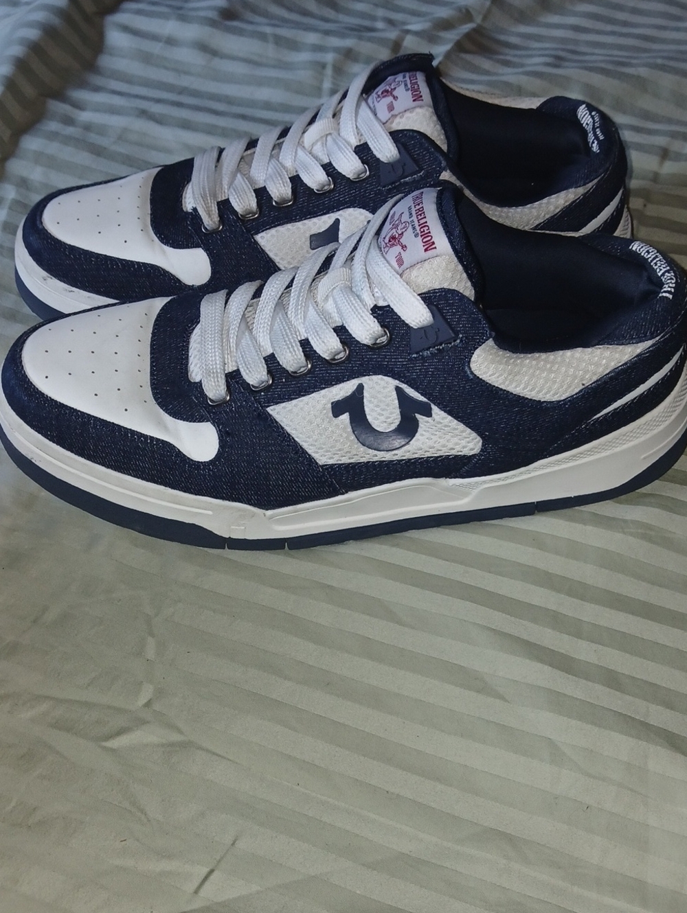 True Religion Men’s Denim Detail and White Low-Top Skate Sneakers w/ Logo Sz: 10